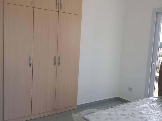 Gazimağusa merkezde yeni sıfır eşyalı kiralık 2+1 daire Habibe Çetin 05338547005