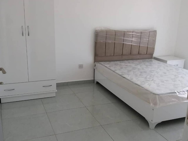 Gazimağusa merkezde yeni sıfır eşyalı kiralık 2+1 daire Habibe Çetin 05338547005