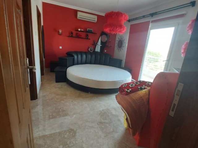 Kuzey Kıbrıs İskele Boğazda satılık 4+1 Villa  Habibe Çetin +905338547005