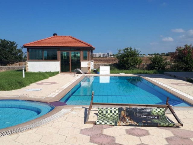 Wunderschöne 4+1 Villa zum Verkauf in Kyrenia Alsancak 05338547005 ** 