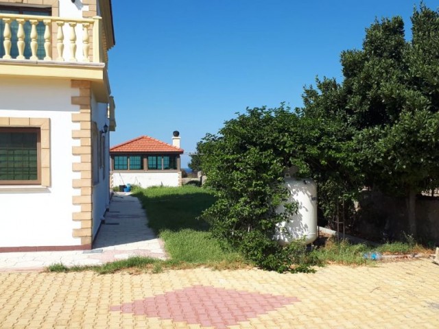 Wunderschöne 4+1 Villa zum Verkauf in Kyrenia Alsancak 05338547005 ** 