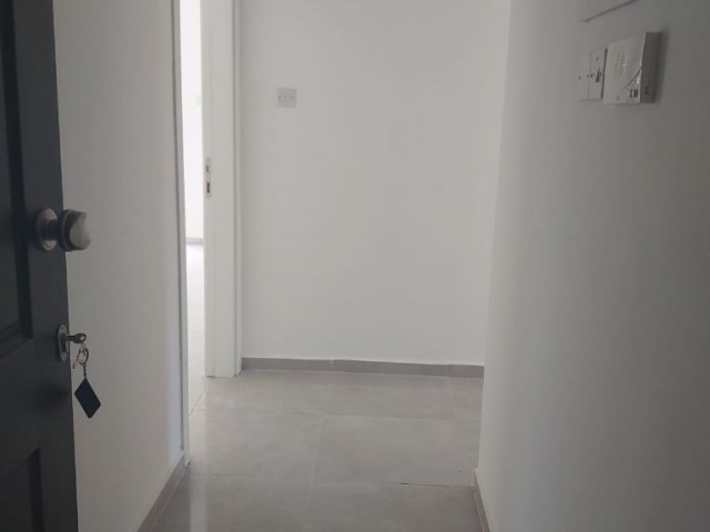 2+1 Wohnung zum Verkauf in Famagusta Canakkale in der Nähe von Citymall Mall alle Steuern bezahlt ** 