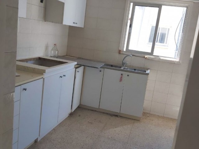 Gazimağusa Merkeze yakın kelepir fiyata satılık 3+1 daire Bilgi İçin:Habibe Çetin 05338547005 