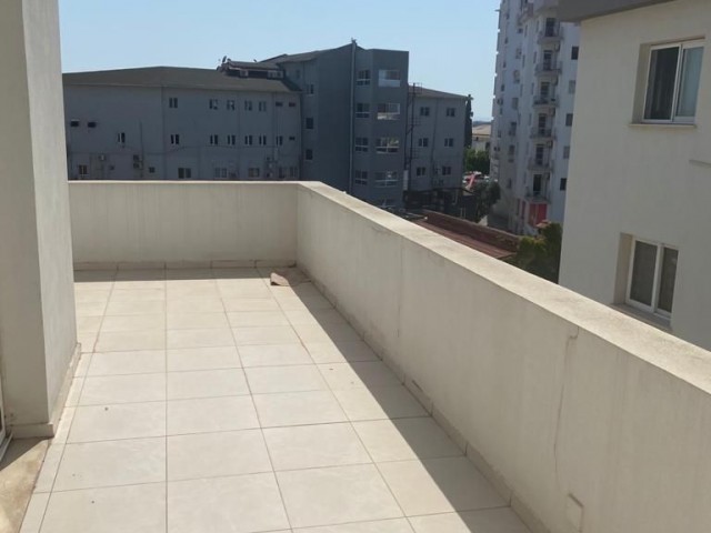 Gazimağusa merkezde satılık penthouse 3+1 daire Habibe Çetin :05338547005