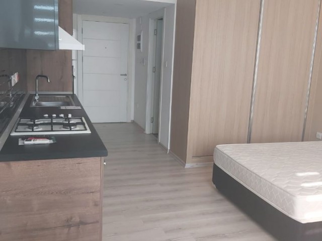 1+0 Wohnung zum Verkauf in Luxus-Residenz in der Nähe von Universitäten im Zentrum von Famagusta Habibe Cetin 05338547005 ** 