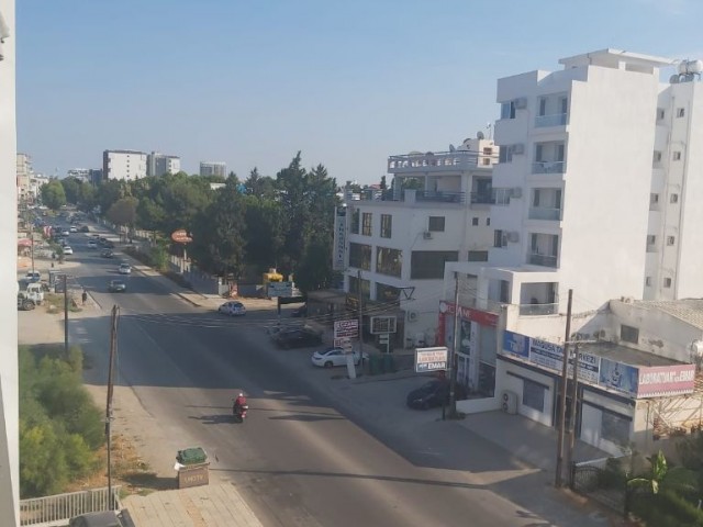 1+0 Wohnung zum Verkauf in Luxus-Residenz in der Nähe von Universitäten im Zentrum von Famagusta Habibe Cetin 05338547005 ** 