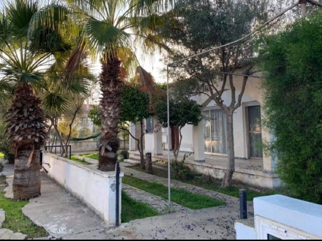 3+1 Haus zum Verkauf mit freistehendem Garten in der Nähe des Meeres in Famagusta Neuenbogen Habibe Cetin 05338547005 ** 