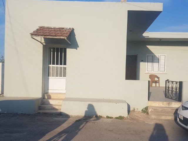 A Detached House with a Garden for sale in Famagusta Mormenekshede Habibe Cetin 05338547005 ** 