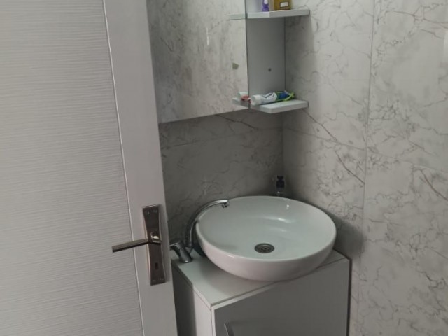 1+1 voll möblierte Wohnung zum Verkauf in Famagusta Canakkale HABIBE Cetin 05338547005 ** 