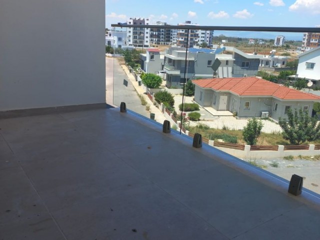 2+1 apartment HABIBE CETIN 05338547005 in the Canakkale district of Famagusta ** 