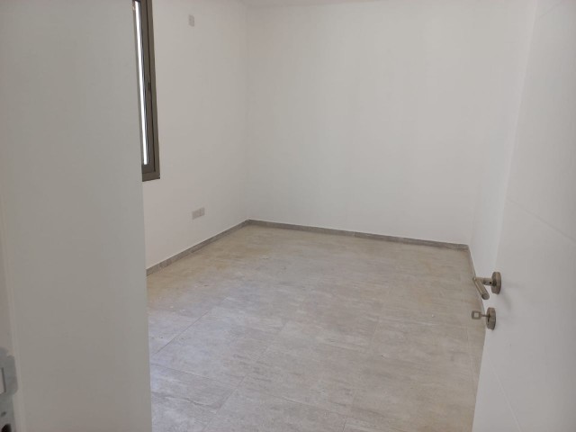 2+1 apartment HABIBE CETIN 05338547005 in the Canakkale district of Famagusta ** 