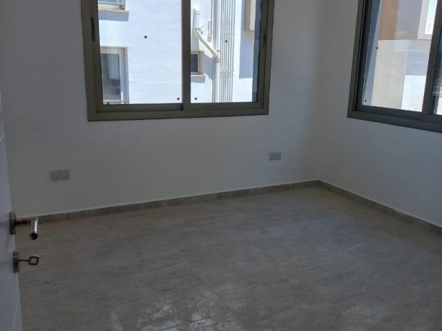 2+1 apartment HABIBE CETIN 05338547005 in the Canakkale district of Famagusta ** 