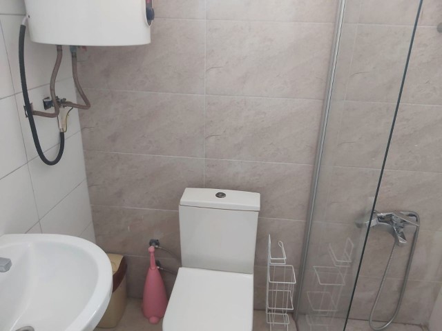 2 + 1 apartment for rent in Famagusta çanakkale Ayşe Keş 05488547006 ** 