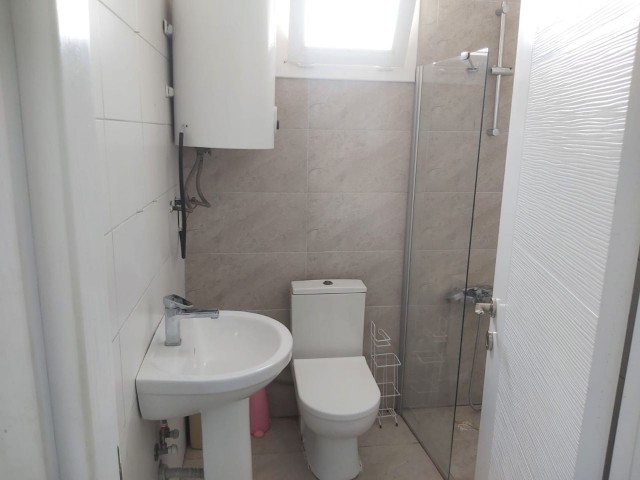 2 + 1 apartment for rent in Famagusta çanakkale Ayşe Keş 05488547006 ** 