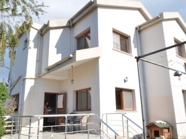 4 + 1 villa HABIBE ÇETIN for sale in Aşağı Maraş district of Famagusta 05338547005 ** 