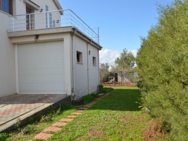 4 + 1 villa HABIBE ÇETIN for sale in Aşağı Maraş district of Famagusta 05338547005 ** 