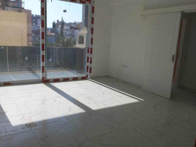 Gazimağusa Karakol bölgesinde satılık  2+1 penthouse HABİBE ÇETİN 05338547005