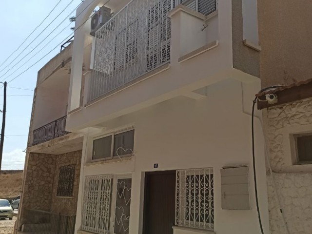 2+1 Maisonette-Haus zum Verkauf in Famagusta Kaleiçi HABİBE ÇETİN 05338547005