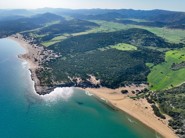 Grundstück nur 400 Meter zu Fuß vom Strand entfernt!