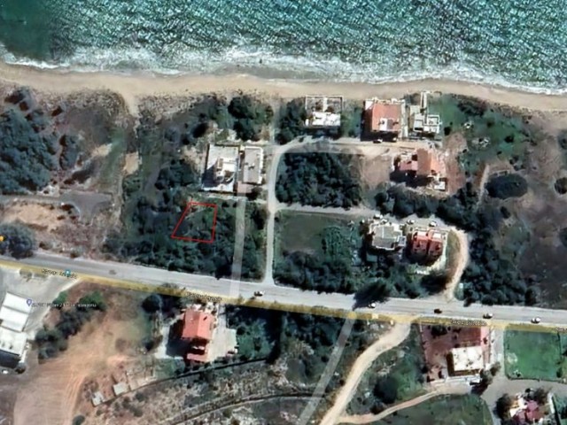 Land with Villa Project in İskele Boğaz, Only 30 Meters from the Beach: Let Your Dream Come True!