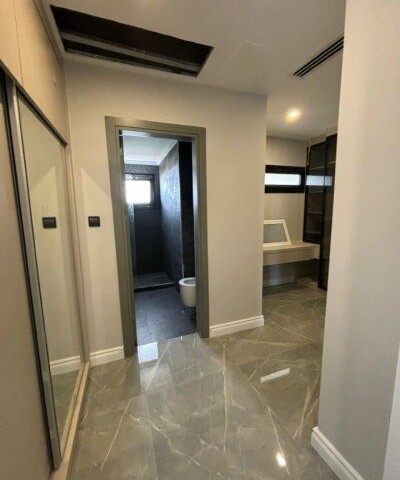 Bellapais'te satılık modern 5+2 özel havuzlu lüks villa