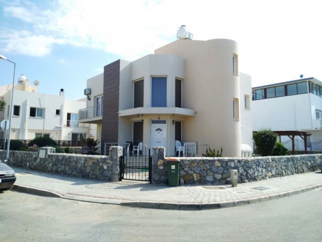 Villa For Sale in Güzelyurt Merkez, Guzelyurt