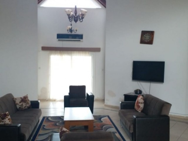 Kıbrıs Girne Yeşiltepe'de Günlük Kiralık 5+1 Villa