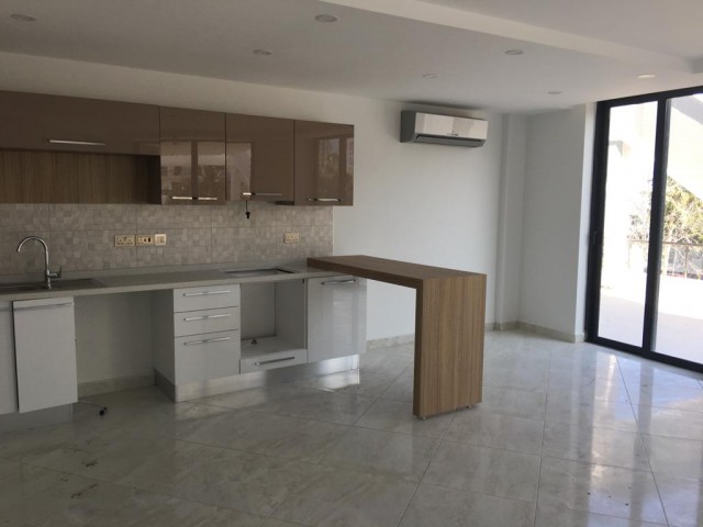 Flat To Rent in Aşağı Girne, Kyrenia