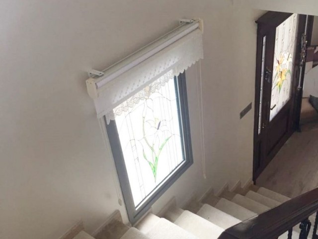 Kıbrıs Girne Çatalköyde Satılık 4+1 Havuzlu Villa