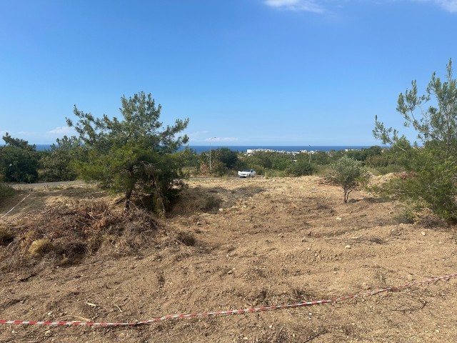 Girne Edremit bölgesinde 820 m2 satılık arsa