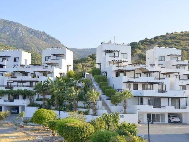 Flat For Sale in Karaoğlanoğlu, Kyrenia