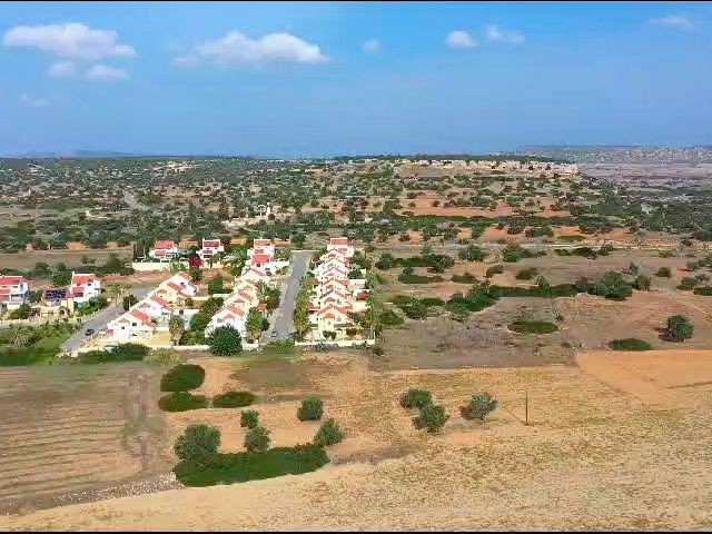 Feld mit Meerblick in Kumyalı