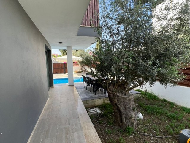 Komplett möblierte Villa mit Pool ZU VERKAUFEN in Kyrenia Ozanköy