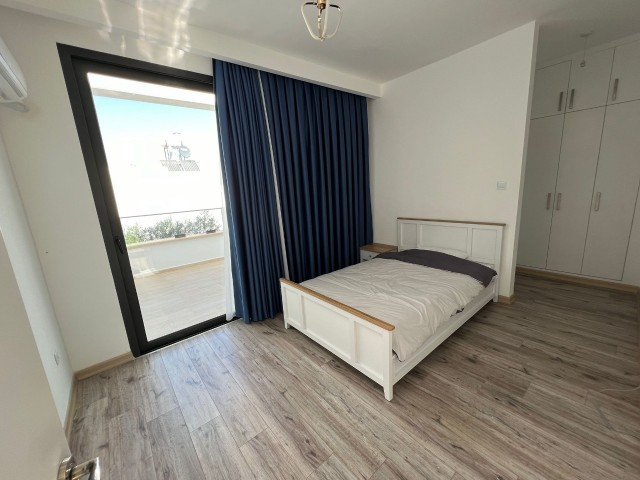 Havuzlu Geniş Bahçeli Full Eşyalı 3+1 Villa