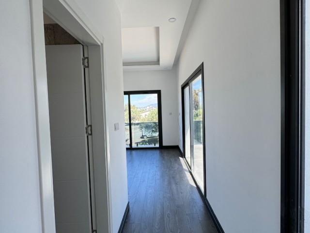 Özel Havuzlu Geniş Arsa Payı 4+1 Modern Villa