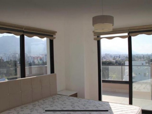 2+1 Penthouse-Residenz zur Tagesmiete im Zentrum von Kyrenia