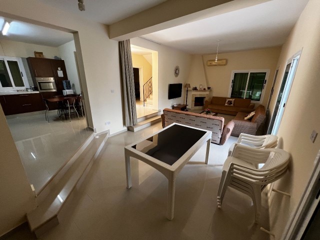 3+1 Villa zur Miete mit privatem Pool in Çatalköy, Kyrenia