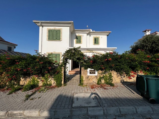 3+1 Villa zur Miete mit privatem Pool in Çatalköy, Kyrenia