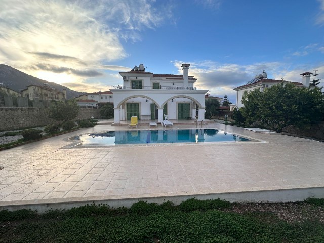 3+1 Villa zur Miete mit privatem Pool in Çatalköy, Kyrenia