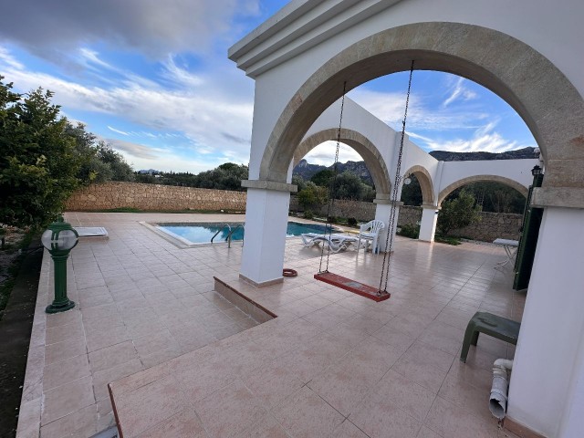 3+1 Villa for Rent with Private Pool in Çatalköy, Kyrenia