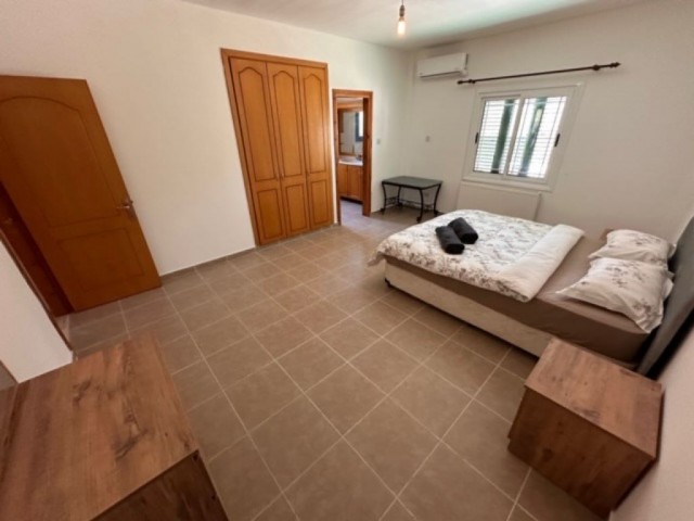 Kyrenia Alsancak Tagesmiete 4+1 Villa