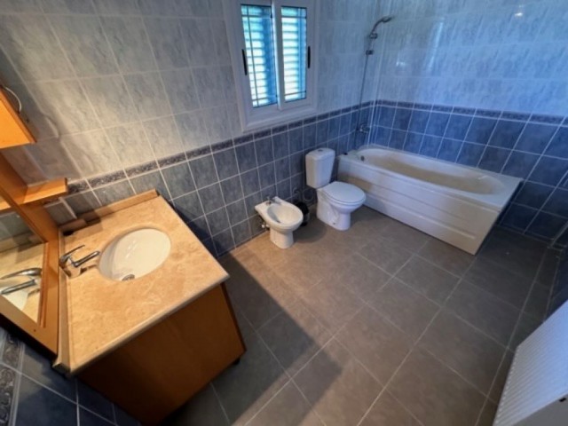 Kyrenia Alsancak Tagesmiete 4+1 Villa