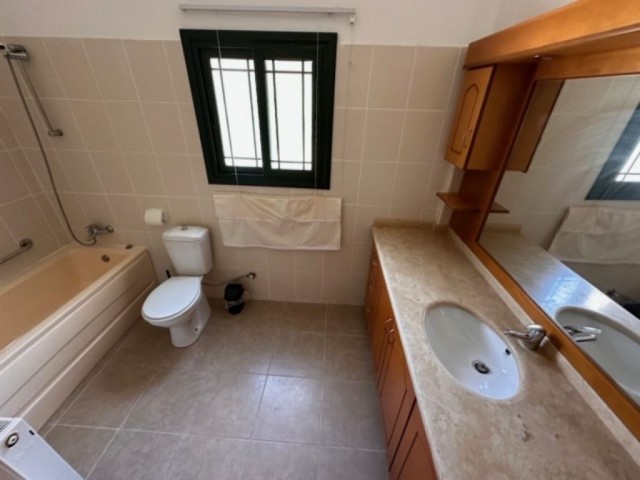 Kyrenia Alsancak Tagesmiete 4+1 Villa