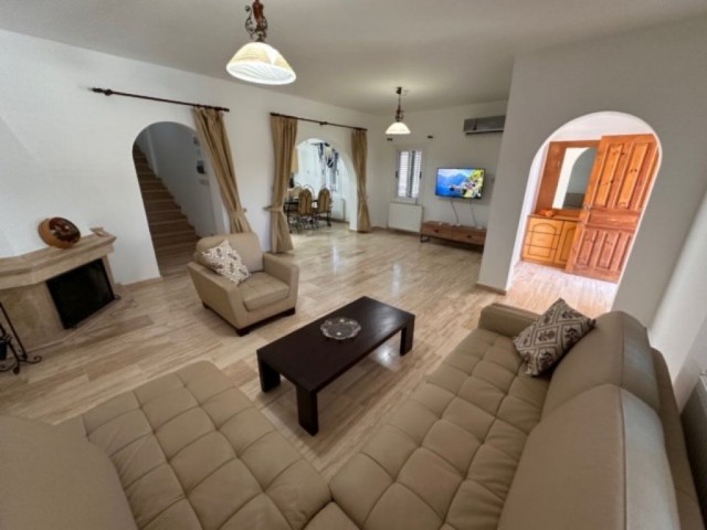 Kyrenia Alsancak Daily Rental 4+1 Villa