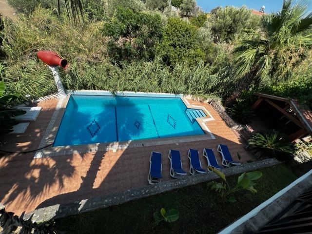 5+1 Villa zur Miete mit privatem Pool in Yesiltepe, Kyrenia