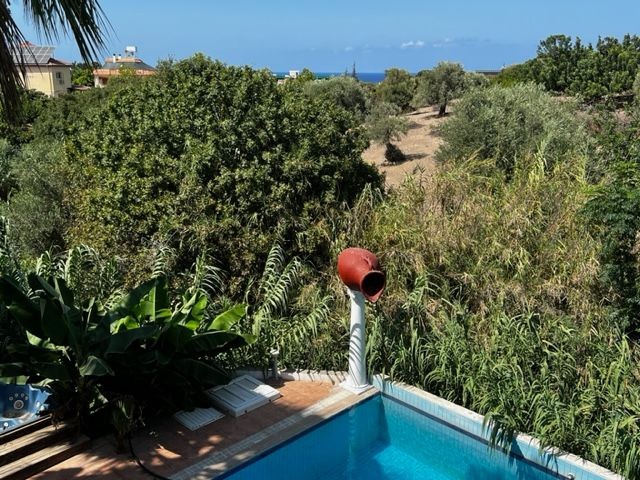 5+1 Villa zur Miete mit privatem Pool in Yesiltepe, Kyrenia