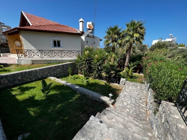 5+1 Villa for Rent with Private Pool in Yesiltepe, Kyrenia