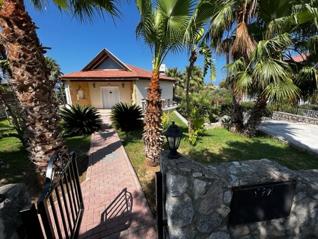 5+1 Villa zur Miete mit privatem Pool in Yesiltepe, Kyrenia