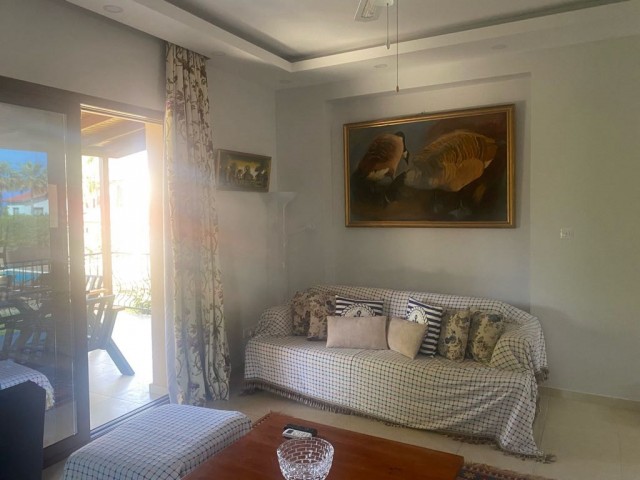 Уникальная вилла 4+1 для посуточной аренды в Балабайисе, Кирения