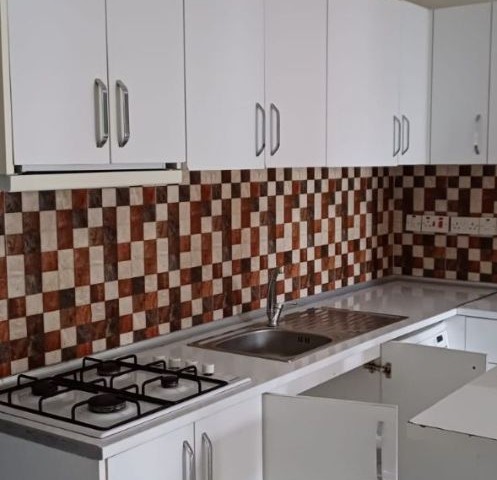 Flat To Rent in Zeytinlik, Kyrenia